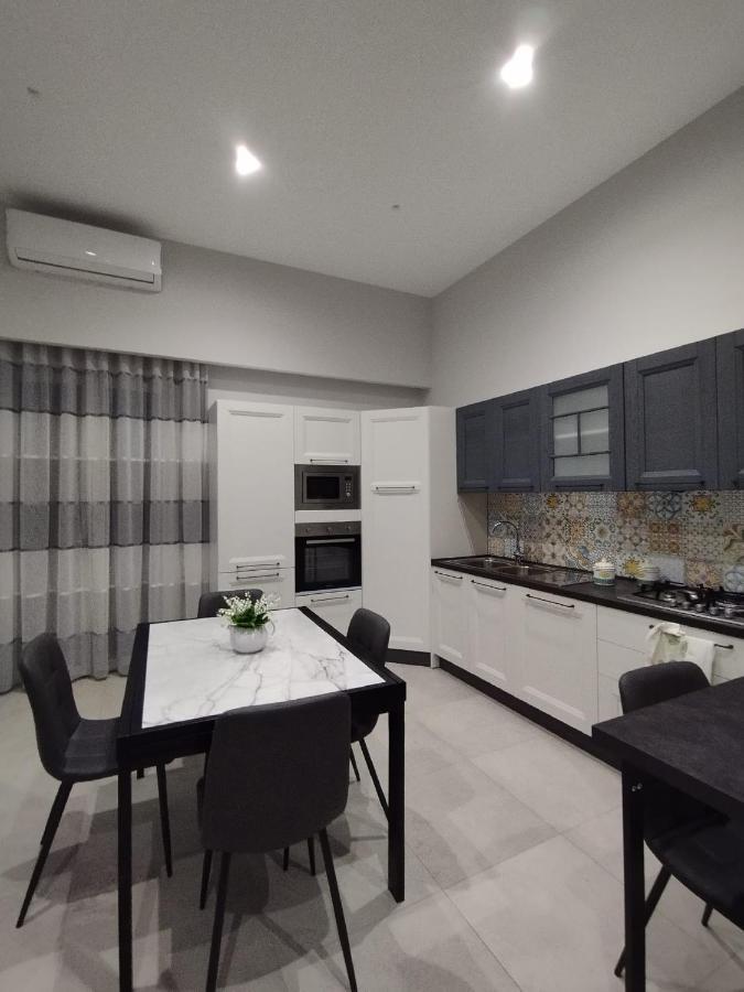Hibiscus Apartment กาสเตลลัมมาเร ดิ สตาเบีย ภายนอก รูปภาพ