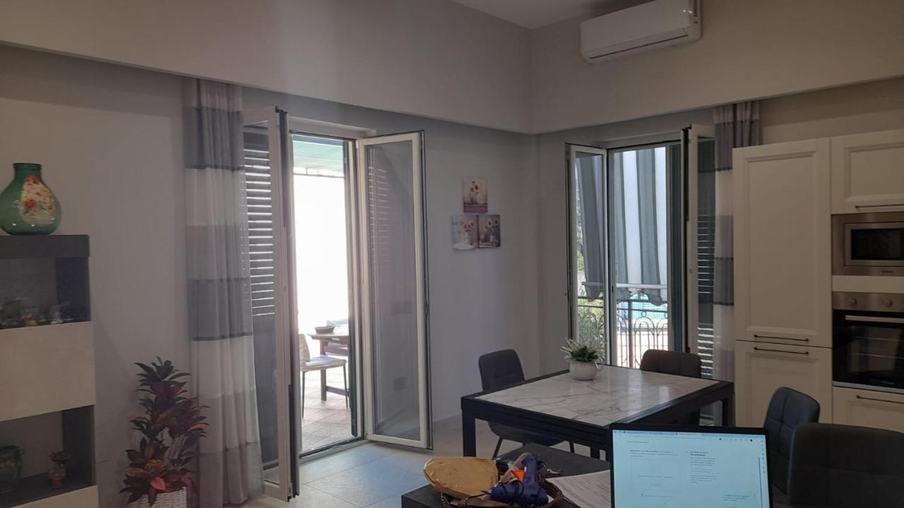 Hibiscus Apartment กาสเตลลัมมาเร ดิ สตาเบีย ภายนอก รูปภาพ