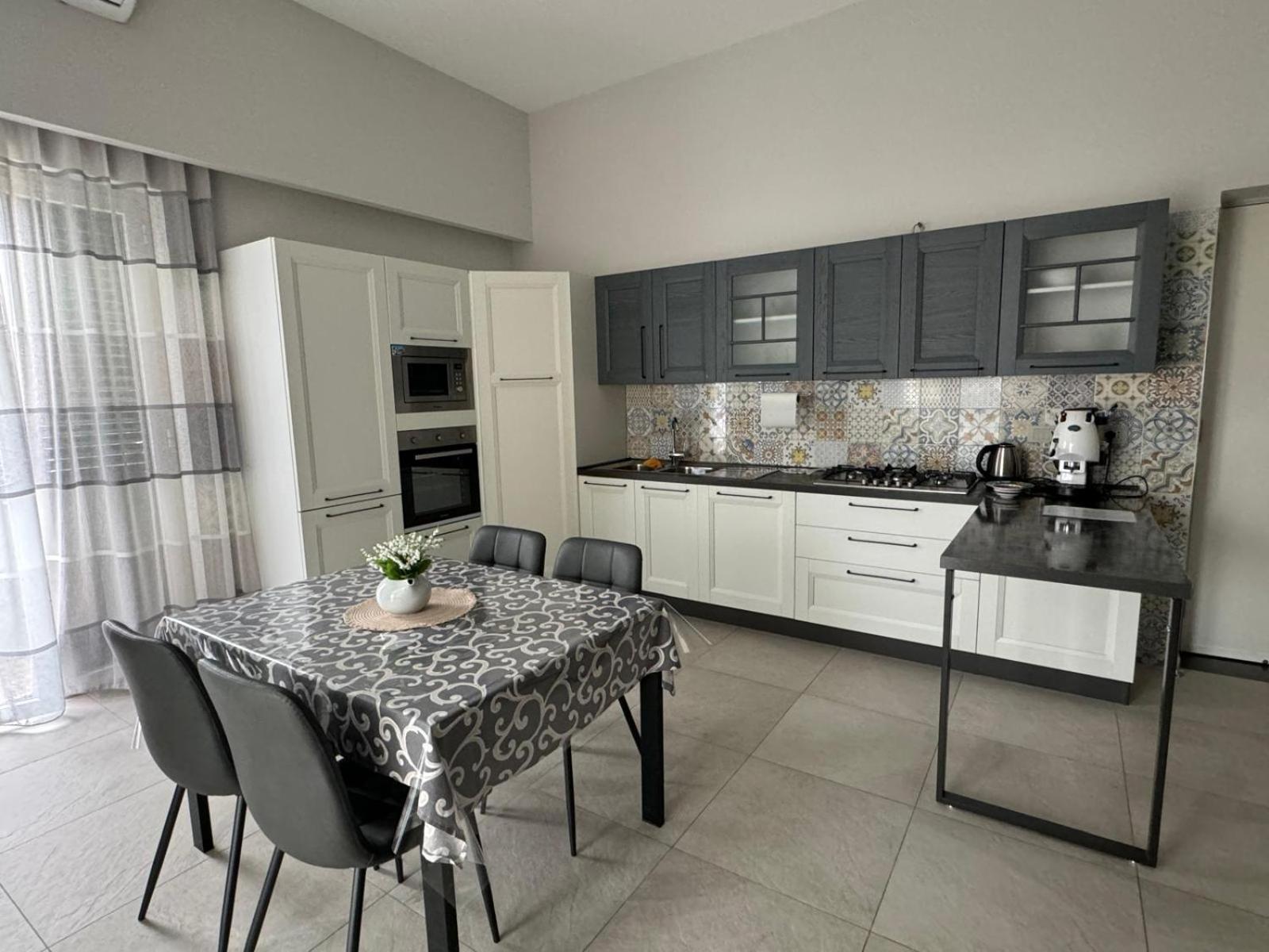 Hibiscus Apartment กาสเตลลัมมาเร ดิ สตาเบีย ภายนอก รูปภาพ